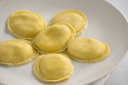 iqf-rte-Jumbo-Round-Cheese-Ravioli