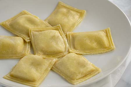 iqf-rte-jumbo-cheese-ravioli